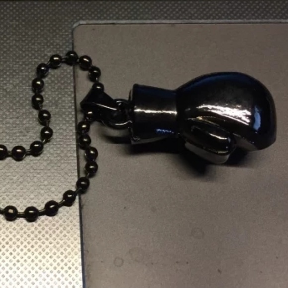 😎 Boxing Glove Chain- gun metal black - Picture 3 of 4